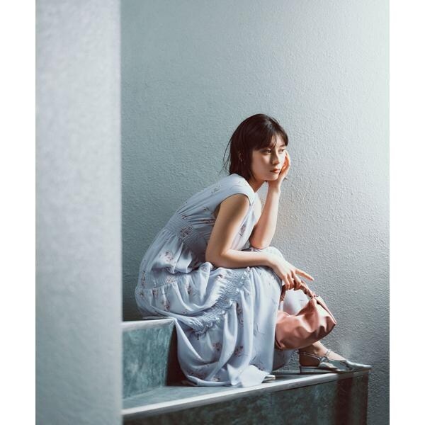 ｟NATURAL BEAUTY BASIC｠Vネックフラワーティアードワンピース NATURAL BEAUTY BASIC Vネックフラワーティアードワンピース