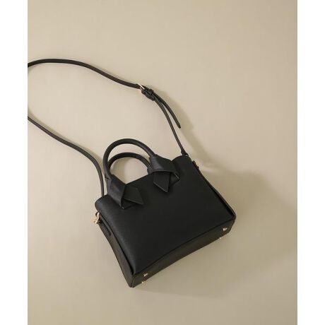 [^ԁF0175181101]Ɗ̂^tFCNU[gpA{NV[Ń{fBe[tF~jȃg[gobOłB3wɕĂ̂Ŏg肪ǂA}`̂钆ɂ͂ٓybg{gA܂ݎPȂǂۂƎ܂܂B肰ȂzF̗n|CgBV_[XgbvtĂ̂ŁANX{fBo܂Bf̒p摜̏ꍇA̓ɂAۂ̐FƈقȂČ邱Ƃ܂BF́AiP̂̉摜QƂBN.Natural Beauty Basic ̈ꕔX܂ɂĂ舵܂B