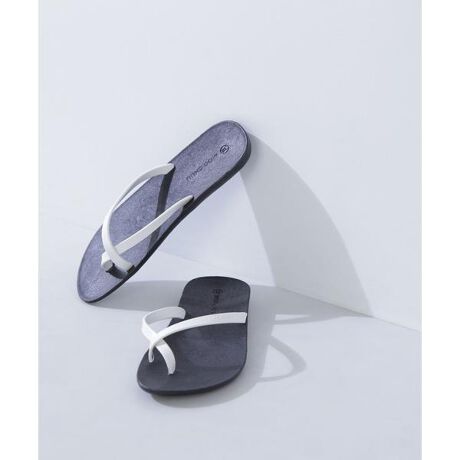 [^ԁF0175185500]C^AŐlĆuMOO CHUUṽr[`T_B^CގƓAȓVRSŐ삳Ă邱̃T_́ACĂȂmXbvdlŁA\[ƃ\tgXgbvŉKȃObv܂BĂ̑ɂ҂łƂ[h1łBf̒p摜̏ꍇA̓ɂAۂ̐FƈقȂČ邱Ƃ܂BF́AiP̂̉摜QƂB