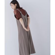 ナチュラルビューティーベーシック(NATURAL BEAUTY BASIC)のバックストラップジャンスカ