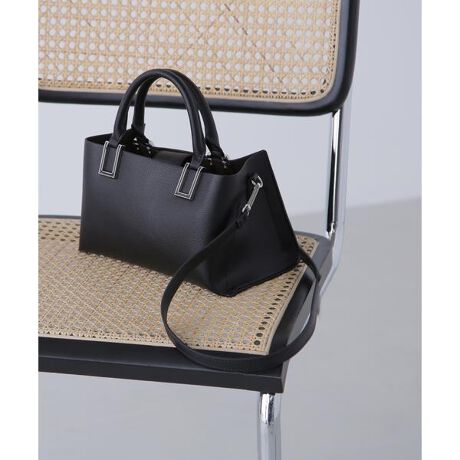 [^ԁF0175281703]nht̃XNGAۓIȉ^Cṽg[gobOłB̓{fBƓF̎HōoB{fB̓Roin̒fʁjƃCi[J[AJ[RrŎdグ鎖ŃX^CÕ|CgɁB{̂3ɕꂨA̓}`肠̂Ń`{bNXȂǂtbgɎ[邱Ƃ\łBobNŒ߉\ȃV_[XgbvtBf̒p摜̏ꍇA̓ɂAۂ̐FƈقȂČ邱Ƃ܂BF́AiP̂̉摜QƂB