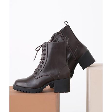 レースアップブーツ