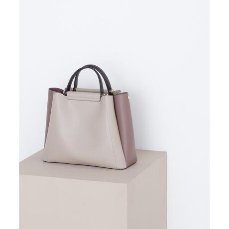 [^ԁF0175281704]{fB̃o[p[cŃnhɁAt̃V_[XgbvŃV_[łNBBŒԐlC2wayobOłBȂ₩Ōyʂȃ_utFCX̃tFCNU[͂Ɗ̂ŁAItBXX^Cɂ߁B܂A3ɕꂽŁAA4TCY̏ނ͂dpƎ̎d\łB̎d؂蕔̓t@Xi[łƕ܂̂ŁAhƖʂSłBgȂnh̓{fB̒ɂĎ[邱Ƃł̂肰Ȃ|CgBZbgAbvItBXJWAȃX^CȂǁAʋ΃X^C̃R[fBl[gƂ}b`J[WJłBf̒p摜̏ꍇA̓ɂAۂ̐FƈقȂČ邱Ƃ܂BF́AiP̂̉摜QƂB