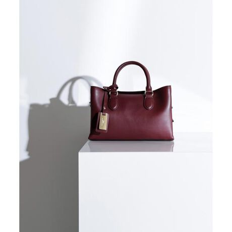 [^ԁF0175282702]NBBŒԃfUC̃{Xg^obOłB{fB̑Oɔzꂽӂ݂̂邠|PbǵAgbṽ}Olbgŏ_炩JdlB̓t@Xi[ł̂ŁÃmSłB^b`̗ǂZ~}bgȃtFCNU[̎NBB̃^v[g|CgB|łV_[XgbvtłBf̒p摜̏ꍇA̓ɂAۂ̐FƈقȂČ邱Ƃ܂BF́AiAbv̉摜QƂ