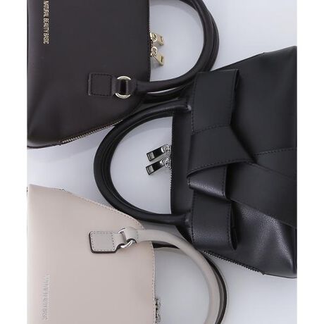 [^ԁF0175280710]NBBԐlCItgŃAVg[ɔzꂽAVvȃ{E`[t|Cg̃~j{XgobOBق̂ɌJ[Rr|CgłB_炩fނ̂߁AEht@Xi[̌JǂAԂȃTCYȂ}`Ƃ̂ŁAȏɎ[ł܂B|łV_[XgbvtȂ̂ŃnhobOƂĂgp\ŁAR[fBl[gɍ킹ăX^COy߂܂Bf̒p摜̏ꍇA̓ɂAۂ̐FƈقȂČ邱Ƃ܂BF́AiAbv̉摜QƂB