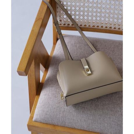 [^ԁF0175282700]0176182100yCgEHbgV_[zƓ^ił܂BOggifڃACeNBB̃OZ[ACeIyʂŃRpNgȃbNXłȂ֗ȋ@\ڂ̃EHbg^obÓA1łǂւło邱Ƃł܂t@Xi[𗘗pd؂|PbǵAJ[hiADAǧ郁bṼRCP[X}`P[XdlƂȂĂ܂B܂AÔ|Pbg}OlbgЂ˂łƕ邱Ƃł̂ŁAX}zICJ[h̎[ɈŜ|CgBV_[xg̓iXJŎOƂłAobOCobOƂĂg܂BVvȃfUCȂ̂ŁAꂢ߃X^COJWA܂ŕLR[fBl[gy݂_MtgɂlC̍ACełBf̒p摜̏ꍇA̓ɂAۂ̐FƈقȂČ邱Ƃ܂BF́AiP̂̉摜QƂB