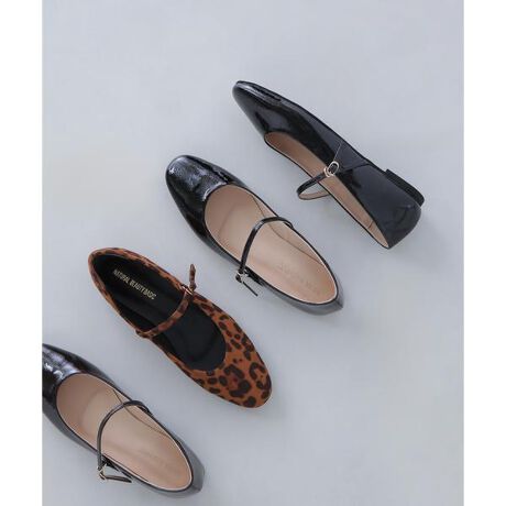 [^ԁF0175286802]NVJȃ[WF[fUCɁA_炩Ȃ͂SnvXxA\[̃tbgoGV[YBɂƂƓރtbg\[ƁAbz[hXgbvtŁAfC[gɂ҂BXJ[g͂Afjpc\bNX킹ɂQBl̉ĂꑫłByZ`zS:22.5cmAM:23.5cmAL:24.5cmf̒p摜̏ꍇA̓ɂAۂ̐FƈقȂČ邱Ƃ܂BF́AiP̂̉摜QƂB