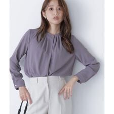 フロントタックブラウス