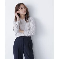 フロントタックブラウス