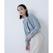 ナチュラルビューティーベーシック(NATURAL BEAUTY BASIC)のフロントタックブラウス