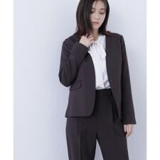 ナチュラルビューティーベーシック(NATURAL BEAUTY BASIC)のパウダリーツイルセットアップシリーズ ノーカラージャケット