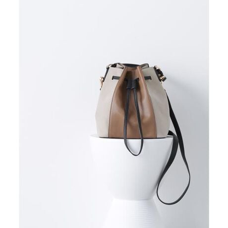 [^ԁF0175282810][XtȃTCYfC[Ɏg₷oPbg^Cv̋ВobOB莝nhɉāA߂łV_[XgbvtłB{fB̓pl̃fUCŁA̓J[AgCJ[x[W̓kobÑtFCNU[gpJ[ubLOɂȂĂ܂Bf̒p摜̏ꍇA̓ɂAۂ̐FƈقȂČ邱Ƃ܂BF́AiP̂̉摜QƂB