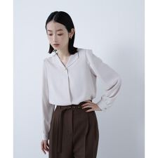 ナチュラルビューティーベーシック(NATURAL BEAUTY BASIC)のスキッパーメタルポイントブラウス