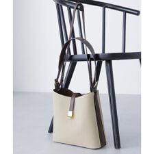 ナチュラルビューティーベーシック(NATURAL BEAUTY BASIC)のスウェードコンビワンショルダーバッグ