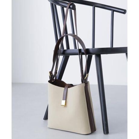 [^ԁF0175282801]OggifڃACetFCNXEF[hƃtFCNU[̃Rrl[VX^CbVȕ͋CAcVGbg̃V_[obOB{̂3ɕĂA̓}OlbgtŊJł̂ŋMdi̎[ɂ҂BobNŒ߂łV_[xgƁANX{fBłV_[Xgbv2{tĂ֗ȃfUCłBf̒p摜̏ꍇA̓ɂAۂ̐FƈقȂČ邱Ƃ܂BF́AiP̂̉摜QƂB