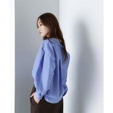 Vネックフォルムブラウス
