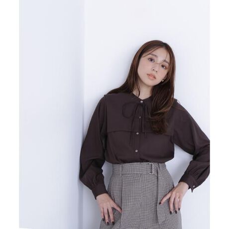 [^ԁF0175210911]OggifڃACe傫ȃXNGÃ݂uEXB݂͑O{ŎO\Av[ȃVcƂĂȂ܂Bؚȃ{fUC|CgBJ[fBKjbgƃC[hāAuEX݂̋ɏoČ钅Ȃ߂łBfށXgb`̂VcfނgpBSn̗ǂfނłBڍׁdlEO{^nEȂE₠ ^ EȂ ^ LkE₠萶ňEʁf̒p摜̏ꍇA̓ɂAۂ̐FƈقȂČ邱Ƃ܂BF́AiP̂̉摜QƂB