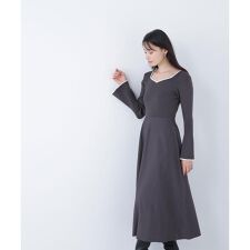 ナチュラルビューティーベーシック(NATURAL BEAUTY BASIC)のバイカラーハートネックニットワンピース