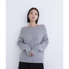 ナチュラルビューティーベーシック(NATURAL BEAUTY BASIC)のオフショルボクシーラメニット