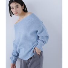 ナチュラルビューティーベーシック(NATURAL BEAUTY BASIC)のオフショルボクシーラメニット