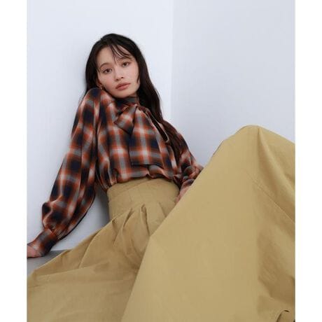 [^ԁF0175210052]傫ȃIu`FbNf{E^CtuEXB{E^C{͎OłAX^hlbNƂĂĂ܂B̓{[X[uŏ炵؂₩vXBy₩ȑfނŒSnǂAfC[炨o܂ŕLV[Ɋ􂵂܂Bfށy₩Ŕ̗ǂ߃Iu`FbNfނgpBڍׁdlE{^nEȂEȂ ^ EȂ ^ LkEȂňEʁf̒p摜̏ꍇA̓ɂAۂ̐FƈقȂČ邱Ƃ܂BF́AiP̂̉摜QƂB