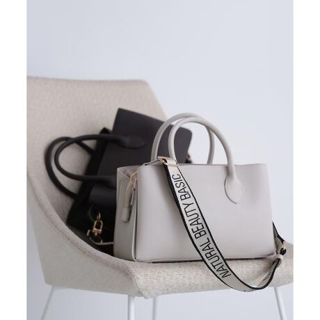 [^ԁF0175280902]V{̂VNfނgp悭tȈۂ̃~j{XgobOB3ɕꂽŉו̎dɕ֗łB̃C[̓ybg{g܂肽ݎPȂǂ[\BO2̃|PbǵAɎoX}[gtĤ݂ȂƂɕ֗łBNBBShイ|Cg̃V_[XgbvƓfނ̃v[ȃV_[tĂ2waydlBnhobO̎ɁANBBSV_[Xgbv𐂂炷ƃR[fBl[g̃ANZgɂȂ܂BV_[NX{fBł邽߁ACR[fBl[gɂĒłėp̍fUCłBf̒p摜̏ꍇA̓ɂAۂ̐FƈقȂČ邱Ƃ܂BF́AiP̂̉摜QƂB