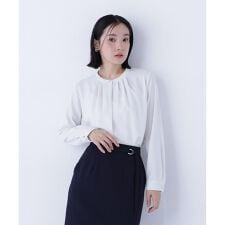 フロントタックブラウス