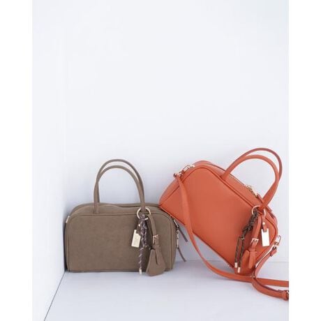 [^ԁF0176180100]0175280620yO{XgobOz̓^iƂȂ܂BghBAG`[ƕtĂ{Xg^̃obOBobO`[͎O\ŁÃobOɕtĂy߂܂BƃpvJIW͍vgpAx[WJ[͍Ggh̃tFCNXEF[hgpĂ܂Bf̒p摜̏ꍇA̓ɂAۂ̐FƈقȂČ邱Ƃ܂BF́AiP̂̉摜QƂB