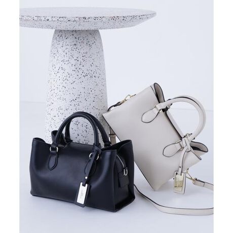 [^ԁF0176182101]NBBŒԃfUC̃{Xg^obOłB{fB̑Oɔzꂽӂ݂̂邠|PbǵAgbṽ}Olbgŏ_炩JdlB̓t@Xi[ł̂ŁÃmSłB^b`̗ǂZ~}bgȃtFCNU[̎NBB̃^v[g|CgB|łV_[XgbvtłBf̒p摜̏ꍇA̓ɂAۂ̐FƈقȂČ邱Ƃ܂BF́AiAbv̉摜QƂ