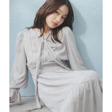 タイ付きギャザーワンピース