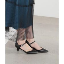 ストラップパンプス