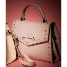 ジル バイ ジル スチュアート(JILL by JILL STUART)のビジュースタッズフラップショルダーバッグ