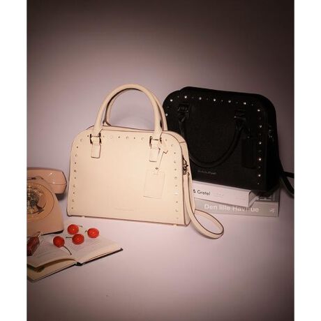 [^ԁF1255281002]uؚȃrW[X^bY̋PANZgɂȂi̗ǂV_[obOviȃV{̂tFCNU[gAVvꂽfUCAdɂIP[WV[ɂ҂BJL̂ŏoꂵ₷At@Xi[tŒgȂdlłB|łA2waydl̃V_[tBBeƖ̊֌WɂAFČꍇ܂B܂p\REX}[gtHȂǂ̊ɂA኱iƉ摜̃J[قȂꍇ܂B\߂Bi̐F́AiPi摜QƉBi摜̓Tv̂߁AFTCY̎dlɕύXꍇ܂̂ŁA\߂B