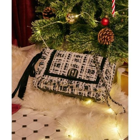 [^ԁF1255280008]ufBCNȃ[hYiȃcC[hobOvƂmg[~bNXJ[̃cC[hgplۂîȂ܂łB傫ȃtbvfUCNVJȈہBtWgƃxxbg̉ANZgɂĂ܂B}Olbgdl̃tbv傫J߁Aו̏o₷łBS[hJ[̃`F[J`[t̃p[cō̂obÓAfC[ʂȓ߁BsN̗nƃn[g^̃l[XyVdlłBBeƖ̊֌WɂAFČꍇ܂B܂p\REX}[gtHȂǂ̊ɂA኱iƉ摜̃J[قȂꍇ܂B\߂Bi̐F́AiPi摜QƉBi摜̓Tv̂߁AFTCY̎dlɕύXꍇ܂̂ŁA\߂B