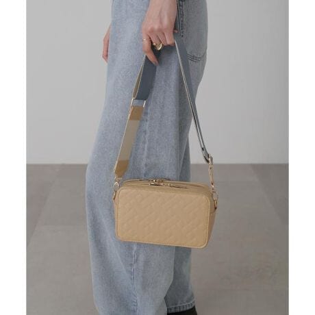 [^ԁF1314191032]fC[ɊłV_[obOBVvȃfUCȂAZ^[p[c̎d؂肪|CgB}`̂ŁAƂoɕ֗ȃTCYłBlJWAɂtF~jȒȂɂ߂łBVF̃x[Ŵ݁A^LeBOfނgpĂ܂Bf̒p摜̏ꍇA̓ɂAۂ̐FƈقȂČ邱Ƃ܂BF́AiP̂̉摜QƂB