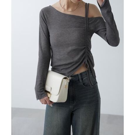 [^ԁF1315160012]1315260129yVV[OeRJbg\[zƓ^ił܂B_炩^b`̃VA[Jbg\[fނ̃Jbg\[BVfUCŌROg܂ŃhXg炢AMU[񂹂ė̓IȃfUCɁBAVg[ȃwɂă|CgtĂ܂B̓XbgĔvXBRpNgȃVGbgȂ̂ŁAChfjŃJWAȒȂ߁BtFCNU[XJp킹ŐhڃX^COC`IVłBf̒p摜̏ꍇA̓ɂAۂ̐FƈقȂČ邱Ƃ܂BF́AiP̂̉摜QƂB