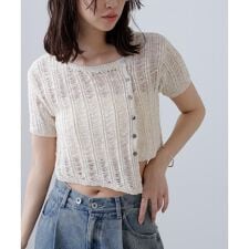 透かし編みアシメボタンニット