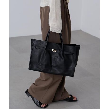 [^ԁF1315291037]fފۗVvȃfUC̃g[gobOBxgfUCANZgɂȂ܂BA4TCY傫Ȃ̂ŒʋΒʊwA^E[X烌W[܂ŕLV[Ŋł܂Bf̒p摜̏ꍇA̓ɂAۂ̐FƈقȂČ邱Ƃ܂BF́AiP̂̉摜QƂB