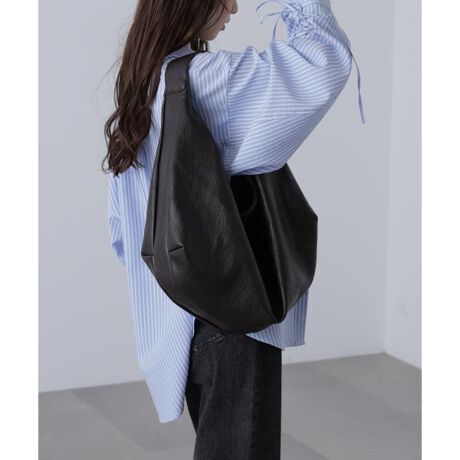 [^ԁF1316191006]ʋΒʊwA^E[X烌W[܂Ŋ􂵂Ă郏VobOB}`fUCȂ̂ŕKi͂񏭂߂̉ו܂B|茩Ă郏V_[fUCłBf̒p摜̏ꍇA̓ɂAۂ̐FƈقȂČ邱Ƃ܂BF́AiP̂̉摜QƂB