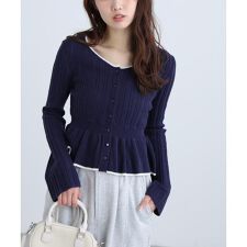 地柄短丈ペプラムニット