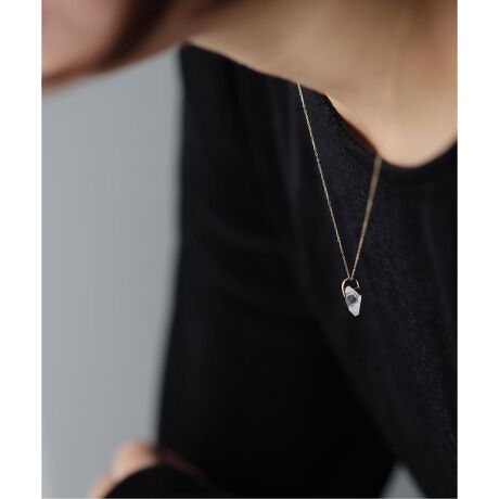 [^:25110202516070]ΌmE邩ނ̑\̂ЂƂłuNbVNH[cvgpAlbNXɎdĂ܂BNI[cɔMA}₷邱ƂœɔׂȋT𐶂AƓ߂Ɖs𐶂ݏo܂BɍxȋZpv邽߁A邳ɂݏoȂABꖳ̃WG[łB@ׂȋPƗ͋݊𕹂NbVNH[cAɓʂȂ߂YĂ܂B̂߁AŜ̃TCYɂ܂ẮǍ̍܂BeɂĂ͂Cs̏ꍇ܂B|Lilas̃ACepɂā|EWG[͑@ׂłBՌ▀CEɂ͂CBEX|[cEEAQɂ͒pBEɒ[ɍȏꏊ⊦nł͉ΏⓀ̌ɂȂ鋰ꂪ܂̂ŒpĂBEgp݂₩Ԃۂ͒p𒆎~AɂkBEϕiE܁EECEܓŐFώEϐF邱Ƃ܂BXyщOł̎Be摜́A̓ŐFČꍇ܂Bi̐F́AX^WIBẻ摜QƂBiɂĂ̓rj[ɂƂȂAۏ؏E̕t͂܂BfUCɂTCY\LƎ኱̍ꍇ܂BBLilasiɊւēX܂ƈقȂ܂̂łB