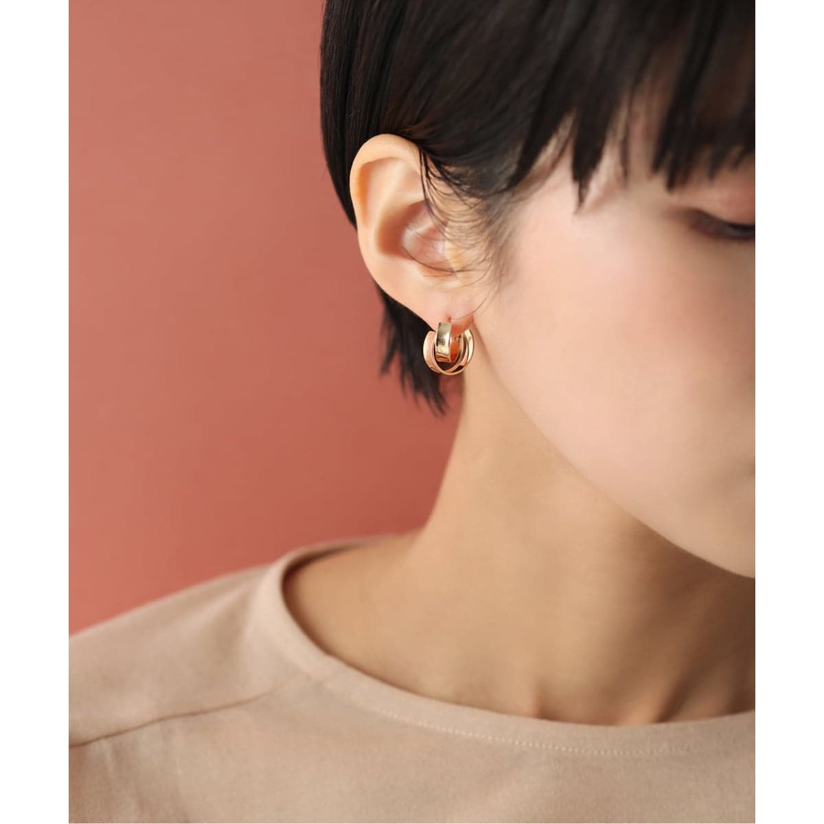 オニキスピラミッドモチーフ4mmピアス K10（両耳） | リラバイスピック