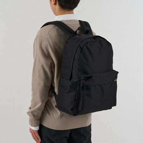 [^:68605]I[ZeBbNȃfUCŁAql܂Ŏg₷x[VbNJWAV[YufCvBVvłȂAǂȃR[fBl[gɂ}b`fUCłBtg|Pbg𐮗łtg|PbgBX}[gtHAzȂǂdĎ[ł܂BB4t@C[B4t@C[\BiQl[@ 38.0~27.3cmjGAbVfޔwʁEV_[ɂ͏ɂGAbVfނgpfUC`sIȂł͂̃VvŐꂽfUCAgɂ҂BǂȃV[ł􂵂܂BjZbNXql܂ŁAʂ킸g₷X^CBƑ݂ȂłŎĂfUCłBǂȃV[ɂ݂₷Ag̗ǂufCvV[ÝAx[VbNłȂ@\QB̕Ki^Ԃ̂ɍœKłB