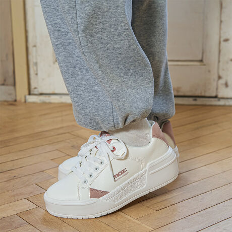 Ob^[ZNgMOZ Y R[gXj[J[MOŽR[gXj[J[́A220gƂyʂȂÂ݂\[ŃX^CAbvʂ҂łXj[J[BX[XƃXG[h̑fނgݍ킹AVvŗfUCłB\[EVAfނōĂAs̏ՌzĂAC\[͂ƂfނŁAĂKɗ܂BV[[X͂݃J[ŁAR[fBl[gɍ킹₷ƃV[^͂ӂƂfނŁAɗDtBbg܂BJ[̓zCg~ubNAx[WAu[3FWJBǂ̃J[킹₷AJWALC߂܂ŕLX^CɑΉĂ܂BMOŽR[gXj[J[ŁAy₩ɂɕ܂傤BMOŽR[gXj[J[220ǧyʁ݂̂\[ŃX^CAbvEVAfނ̃\[ŏՌzƂC\[ŉKX[XƃXG[h̃Abp[ŏiGÑ}[NŃuh݃J[̃V[[Xō킹₷[XAbv^CvőɃtBbgӂ炵ƃV[^őɗDzCg~ubNAx[WAu[3FWJJWALC߂܂őΉMOŽR[gXj[J[Ōy₩ɂɕẙzC^r[zĩTCYF23.5cm/TCYF23.5cm/L/\bNXpŎƍ͂傤ǂ悭ATCY͂悩łBܐ敔ق̏傫Ɗ܂BtBbgASn͗ǂłBŐĝꂵłBi摜́A̓p\RȂǂ̎gpɂAۂ̐FƈقȂČꍇ܂B\߂B[^:93324151]