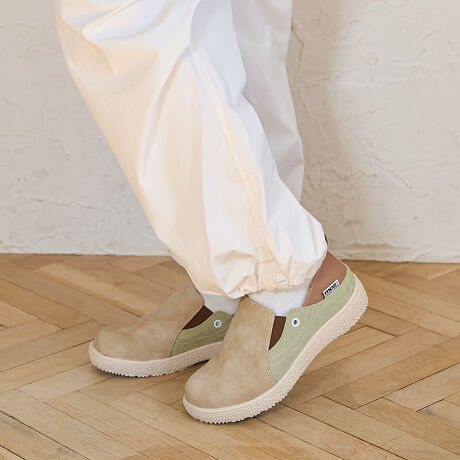 Ob^[ZNgmoz }`J[yʃXb|Ƃ𓥂ŗXb|ŃJWAX^CƂ̑QIXEF[f܂̐lCuhuMOZṽ}`J[TChSAXb|łBk炵݂̂fUCƁA؂񂱂ŗSn̗ǂAbp[́BƂ𓥂Ńou[V̂悤ɗ̂ŁAENNBfjXJ[gȂǁAǂȃX^Cɂ킹₷AfC[[Xɂ҂łByzzĩTCYF23.5cm/TCYF23.5cm/\bNXpŎiM23.5cmIт܂BTCY̓sb^łBƂĂyāASnǂłB}`J[ƂĂłBC\[ӂƂĂ܂Bi摜́A̓p\RȂǂ̎gpɂAۂ̐FƈقȂČꍇ܂B\߂B[^:9528611]