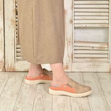 モズ(moz)の【25秋冬新作】【新色追加】〔かかとが踏める〕moz マルチカラー軽量スリッポン