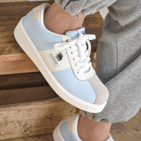 Ob^[ZNgmoz Rrl[V Xj[J[kXEF[f̃uhmoz炵AVvȂꂽfUC͓IȃXj[J[BX[XƃXG[h̃Rrl[ViȈۂ^AǂȃR[fBl[gɂ킹₷̂łB\[rʂ𐶂݁AX^CAbvʂ҂ł܂B_炩ȗSnŁAKȕsT|[gByʐ݌vȂ̂ŁAԗĂĂւ̕SȂłBfC[[X͂AsVbsOȂǁAlXȃV[Ŋ􂵂Ă܂BJWA烏s[XXJ[gȂǁAꂢ߂ȃX^COɂ킹₷fUCłBẙzC^r[zĩTCYF23.5cm/TCYF23.5cm/\bNXpŎTCY≡̓sb^łBӂƏ_炩AyʂłBX^CṽXj[J[Ǝv܂Bi摜́A̓p\RȂǂ̎gpɂAۂ̐FƈقȂČꍇ܂B\߂B[^:93325015]