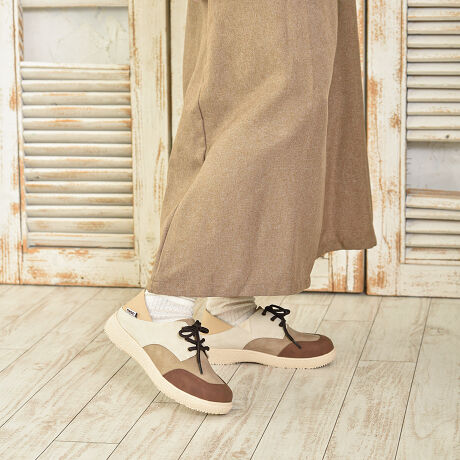 Ob^[ZNgmoz }`J[ V[[X RtH[gV[Ymoz̖k炵݂̂fUCɁAJtȔzFBXG[h~U[ّ̈fރ~bNXłꂽsfUCBJWAȃX^C炫ꂢ߂ȃX^C܂ŕL킹܂BgpĂAꂪȒPȂ̂|CgV[[XŁAtBbg𒲐\Ƃ𓥂ŗƂł2waydlȂ̂ŁAEyłB150ǧyʐ݌vŒԕĂɂA`FbN̒~͂ӂƂĂĉKȗSnB̂oɂ҂ȈꑫłBẙzC^r[zĩTCYF23.5cm/TCYFM/\bNXpŎTCY̓sb^łBܐA傤ǂ悭܂BƂĂyłBSnǂAC\[悭ӂƂĂ܂Bi摜́A̓p\RȂǂ̎gpɂAۂ̐FƈقȂČꍇ܂B\߂B[^:9528686]