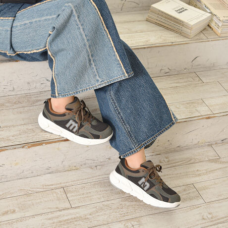 Ob^[ZNgmoz X bVRr Xj[J[̃R[fɎ₷Xj[J[XG[hfނƃbṼRrfUCŁAG߂킸tďH~I[V[YgDGXj[J[łB\[ŔrErʁyʐ݌vŒԕĂɂ[XAbvdlň芴̂闚SnJ[͐lC uEEx[WEubNBl̏₷FŁAfjAs[XAXJ[gȂǕLR[fɃ}b`܂BƂo◷sAʋ΁Eʊwɂ߁B̑KɁAɉoĂꑫłBẙzC^r[zĩTCYF24.0cm/TCYF24.0cm/\bNXpŎS͒xǂłB~݂̂ŁASnǂłBbVfނłAFȂ̂ňNȋC܂BƂĂyłBi摜́A̓p\RȂǂ̎gpɂAۂ̐FƈقȂČꍇ܂B\߂B[^:9543018]