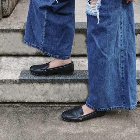 Ob^[ZNgELLE PLANETE y RtH[g[t@[CẪ}GXgďC̕L݌ṽ[t@[iŃVvAĉKȃfUCBXNGAgD̂ƂVGbgɁA3.5Ê݌vőɗDSnByʎdlŒԂ̕sɂAtbg̃[q[芴QBItBXX^CɂfC[JWAɂށAꂽfUC͂łBubNƃCguẼx[VbNJ[WJŁAʋ΂炨o܂ŋG߂킸Bu₷vƁuƊv𗼗AɊY1łBẙzC^r[zĩTCYF24.0cm/TCYF24.0cm/\bNXpŎb̓sb^ŁATCY͂傤ǂ悩łB3.5EłAڂ̓XbLƂĂ܂BC\[͂ӂƂāASn悩łBi摜́A̓p\RȂǂ̎gpɂAۂ̐FƈقȂČꍇ܂B\߂B[^:93323115]